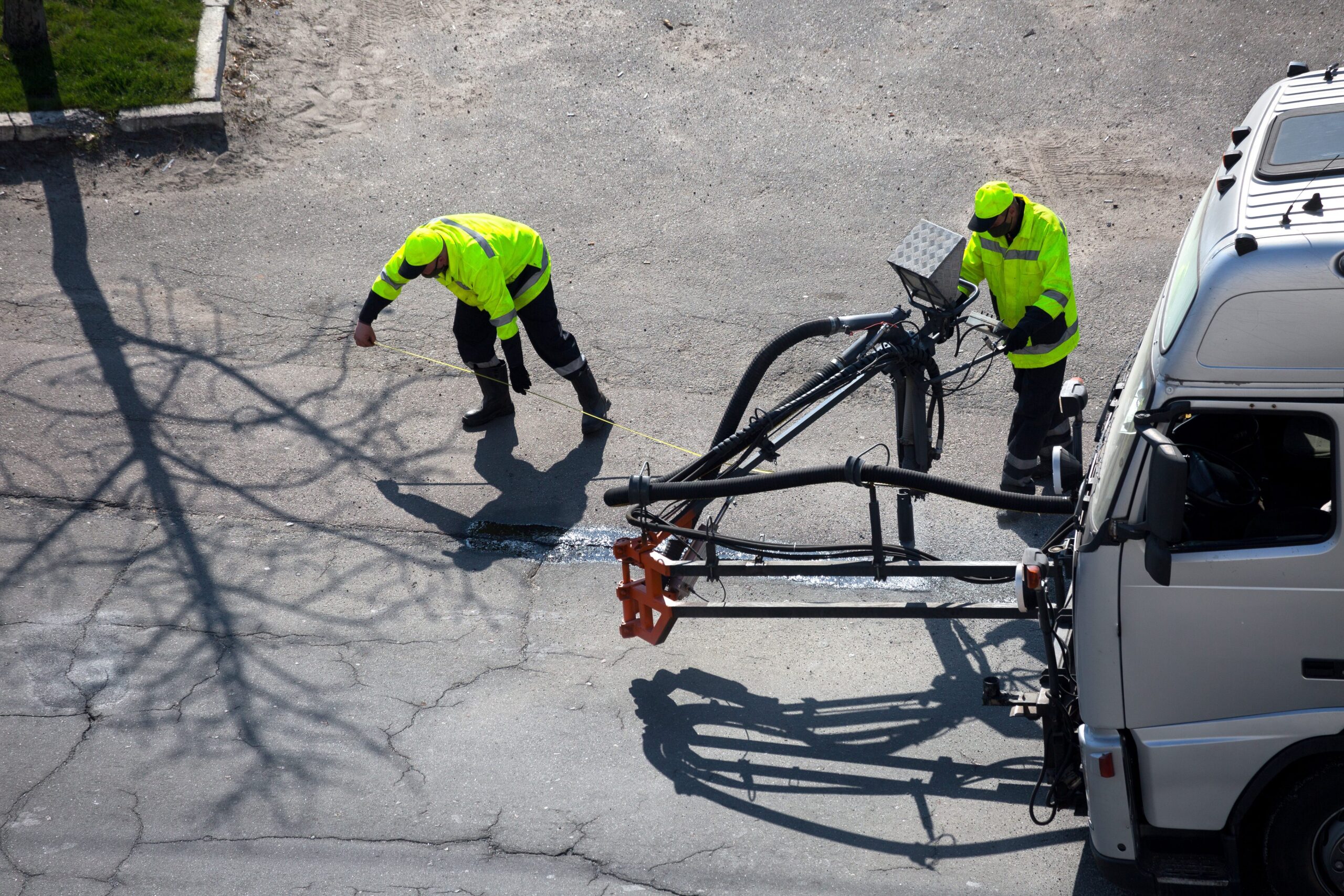 Best Time to Sealcoat Your Commercial Parking Lot