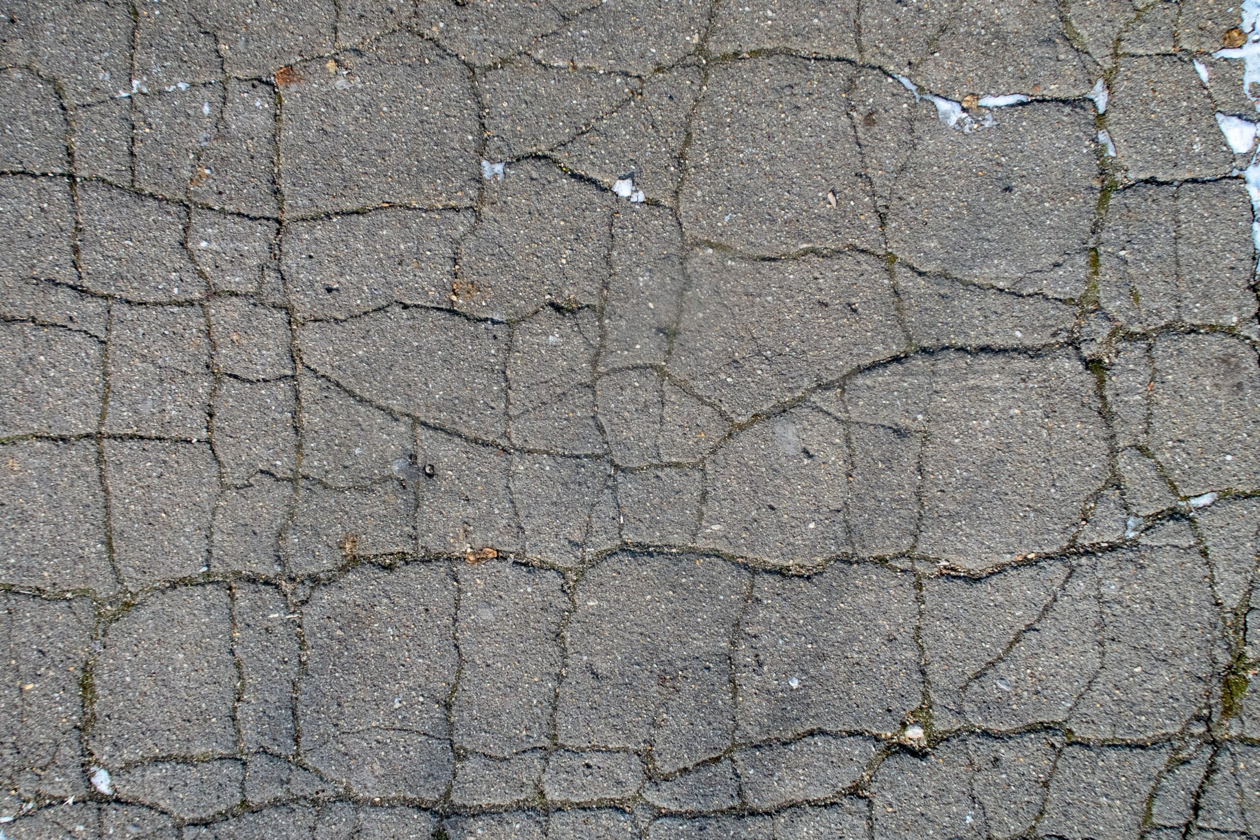 How to Fix Small Cracks in Concrete Surfaces