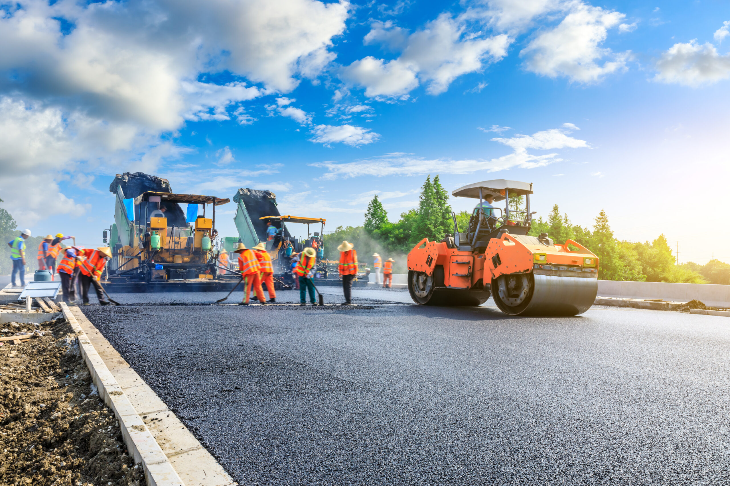 Construction,Site,Is,Laying,New,Asphalt,Road,Pavement,road,Construction,Workers